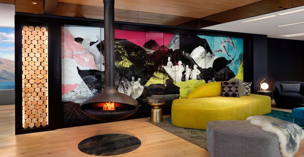 Qt皇后镇酒店 外观 照片 A fireplace in a suite at the W Aspen