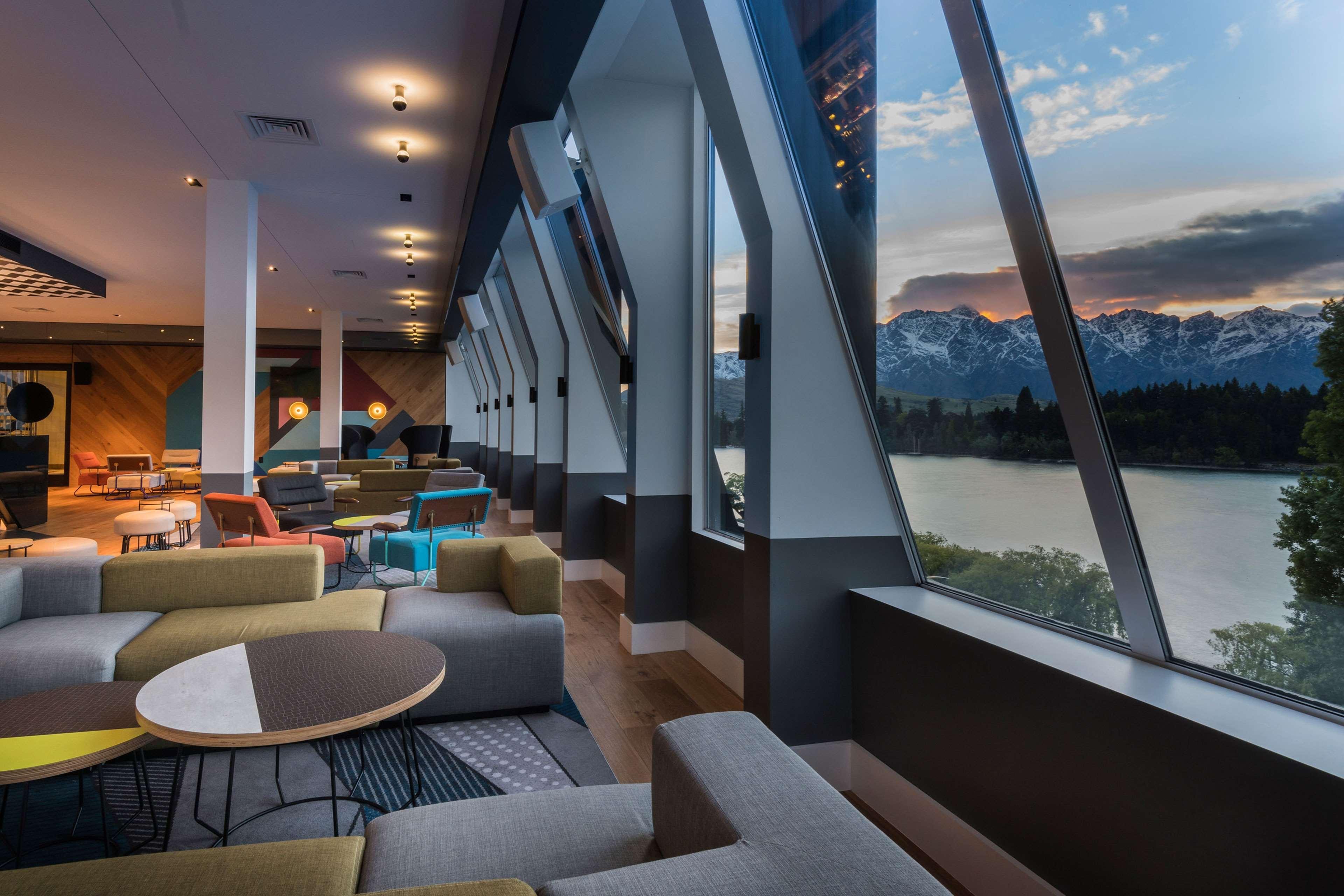 Qt皇后镇酒店 外观 照片 The lounge at the hotel