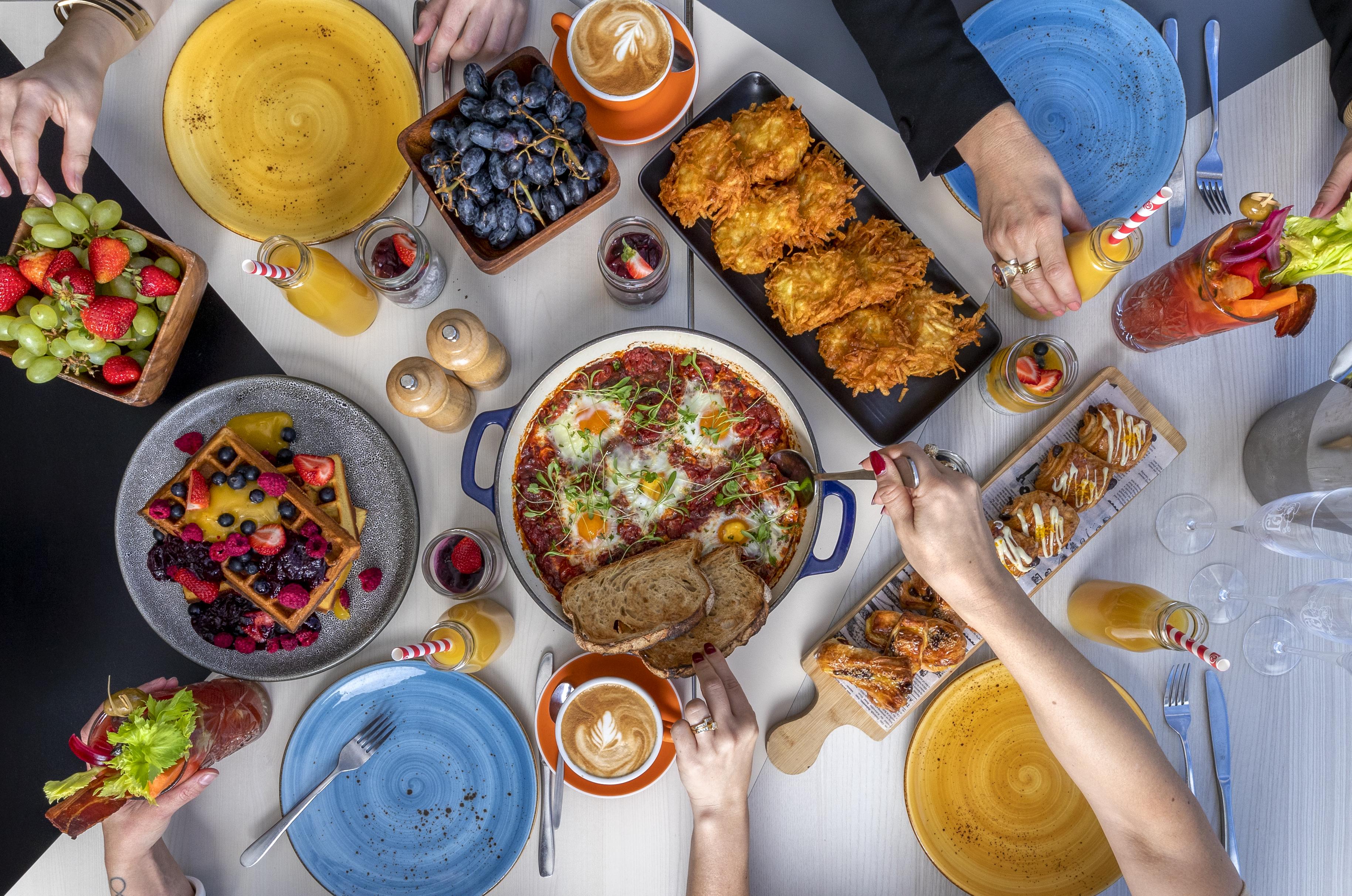 Qt皇后镇酒店 外观 照片 A breakfast table